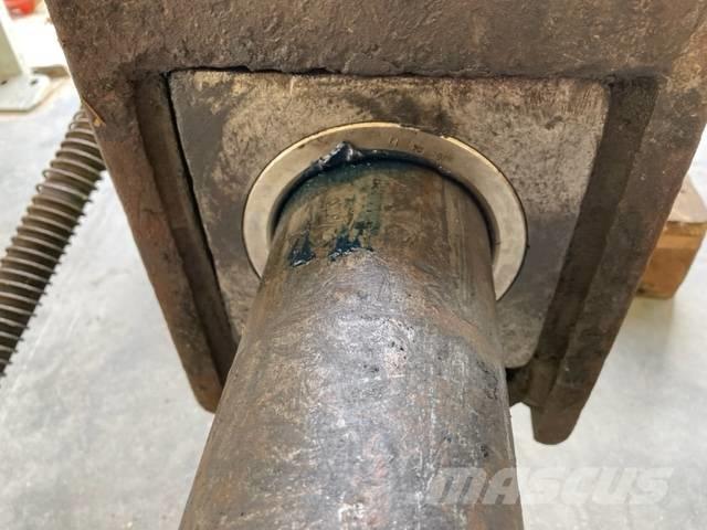 Montabert BRH 900 Σφυριά / Σπαστήρες