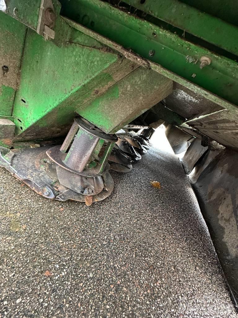 John Deere 830 Χορτοκοπτικά-διαμορφωτές
