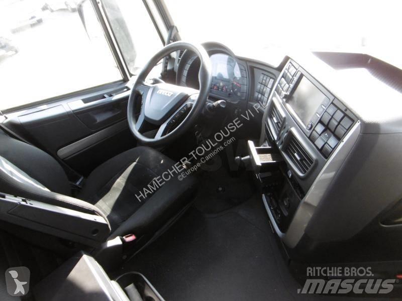 Iveco NP460 Τράκτορες