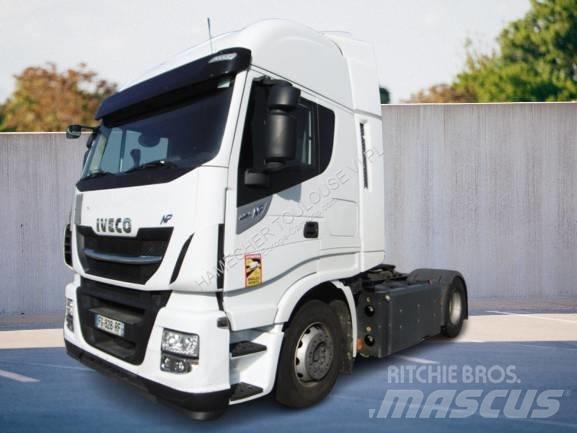 Iveco NP460 Τράκτορες