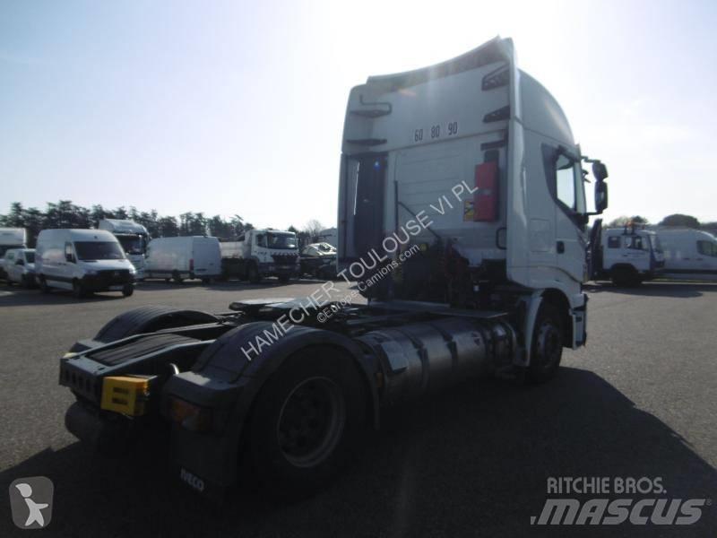 Iveco NP460 Τράκτορες