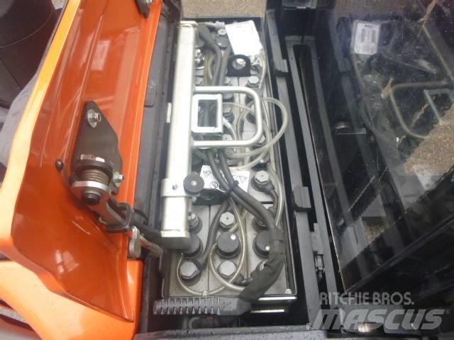 BT SPE 140L Παλετοφόρα πεζού χειριστή με ιστό