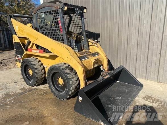 CAT 252 Φορτωτάκια