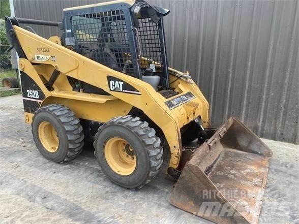 CAT 252B Φορτωτάκια