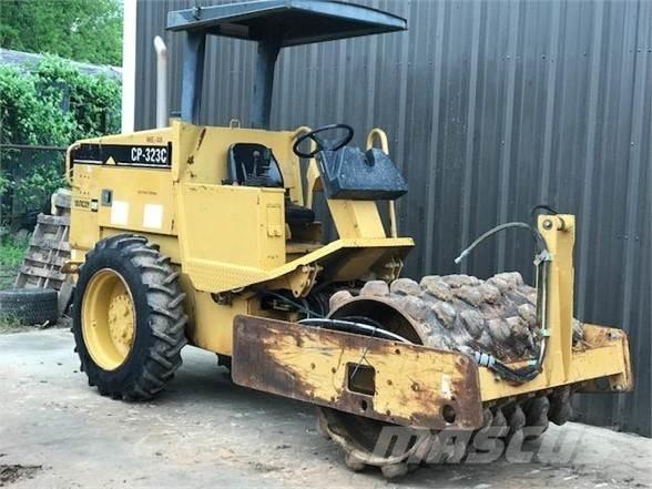 CAT CP-323C Οδοστρωτήρες μονού κυλίνδρου
