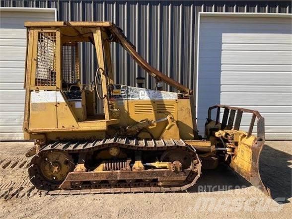CAT D3C Μπουλντόζες με ερπύστριες