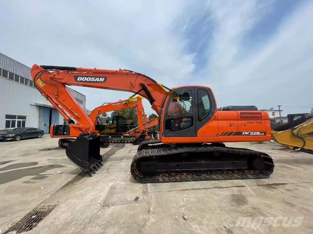 Doosan DX 225 LC Εκσκαφείς με ερπύστριες