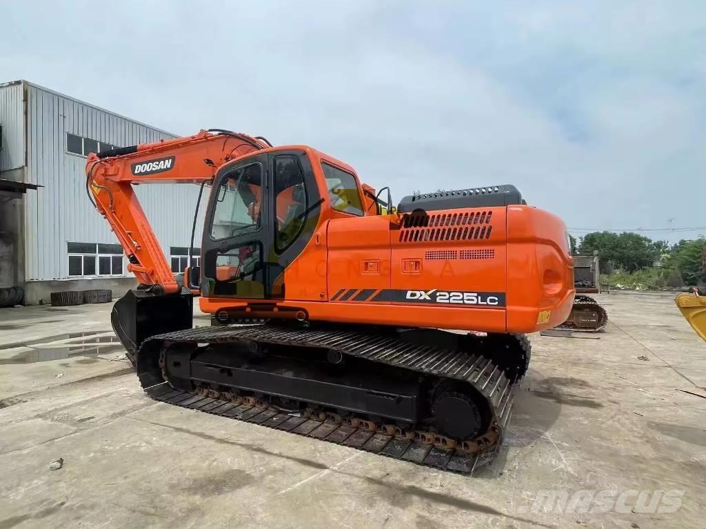Doosan DX 225 LC Εκσκαφείς με ερπύστριες