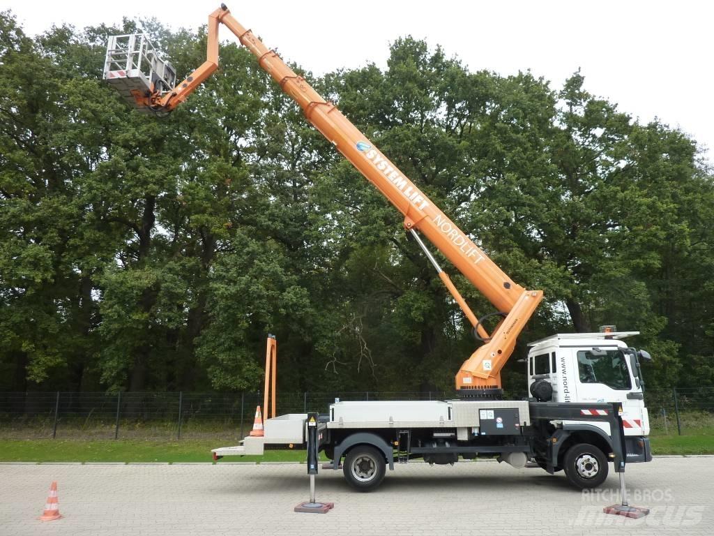 Ruthmann T 330 Εναέριες πλατφόρμες τοποθετημένες σε φορτηγό