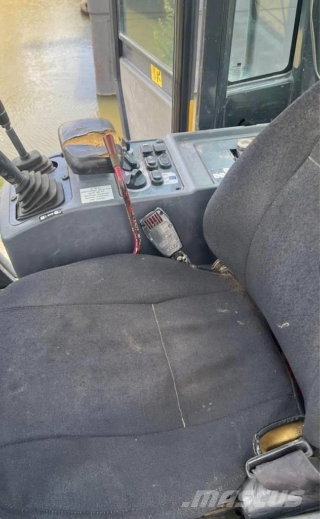 Komatsu WA 250 PZ-6 Φορτωτές με λάστιχα (Τροχοφόροι)