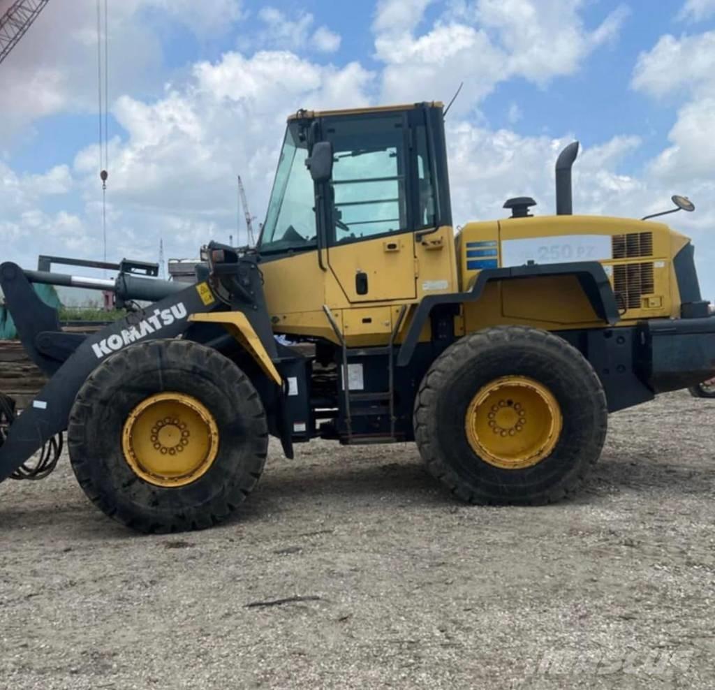 Komatsu WA 250 PZ-6 Φορτωτές με λάστιχα (Τροχοφόροι)