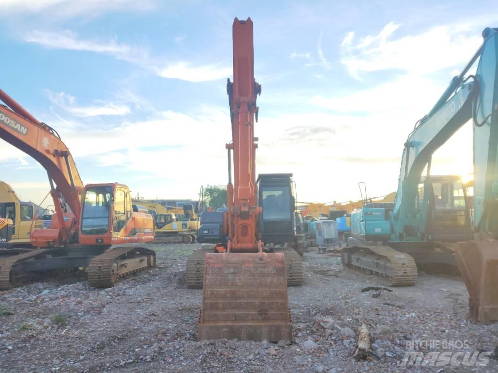 Hitachi ZX 210 Εκσκαφείς με ερπύστριες
