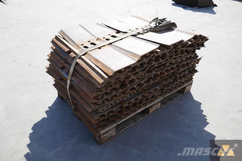 CAT 325 Trackshoes Ελαστικά και ζάντες