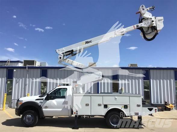 Altec AT40M Εναέριες πλατφόρμες τοποθετημένες σε φορτηγό