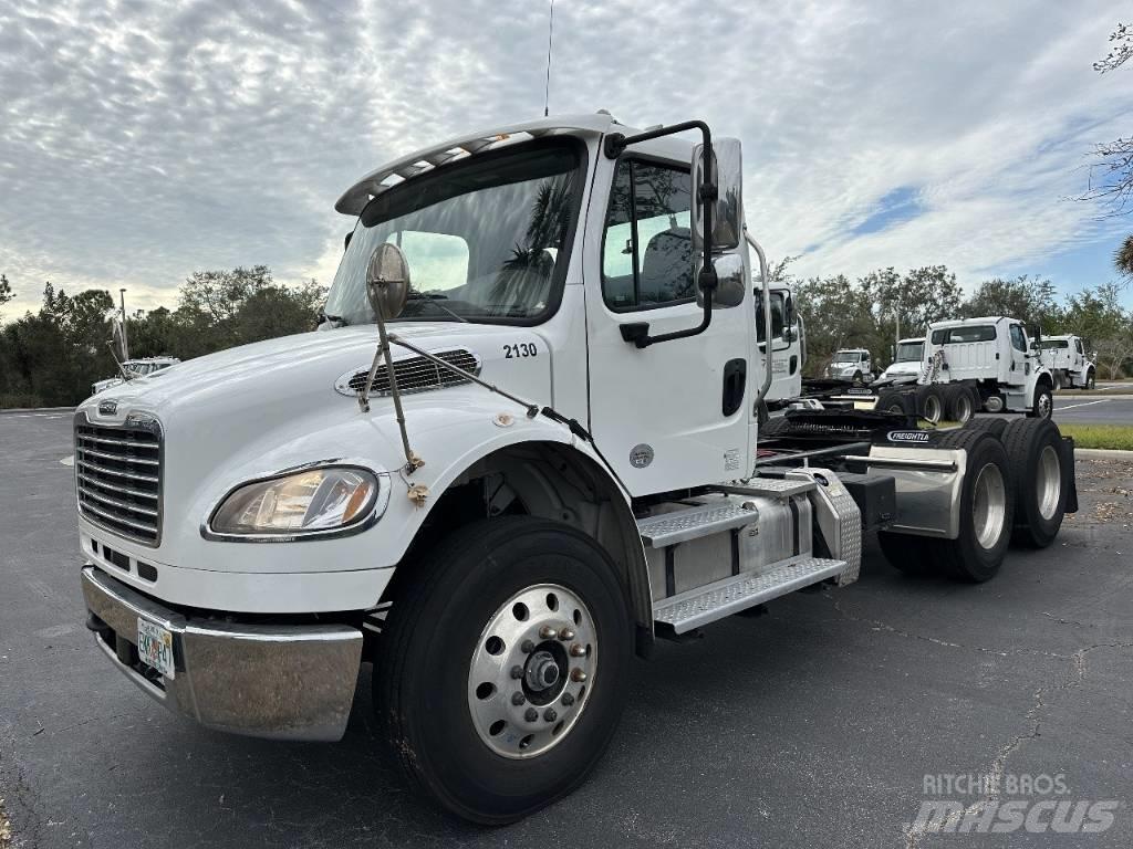 Freightliner M2 Φορτηγά μεταφοράς ποτών