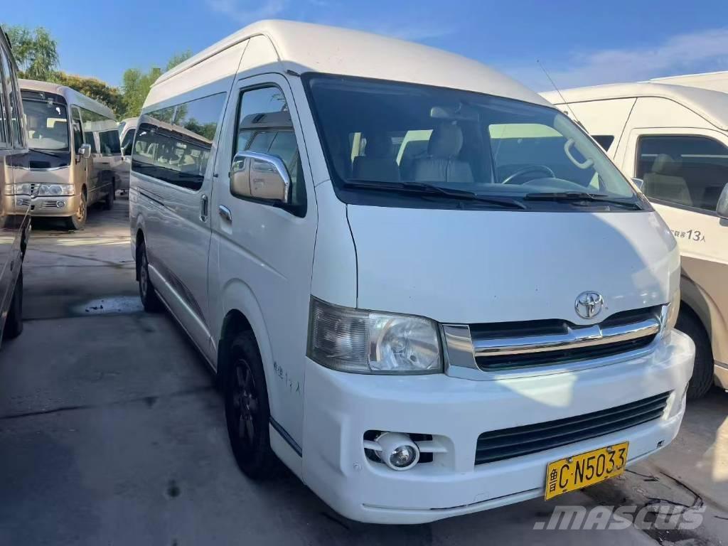 Toyota Hiace Υπεραστικά Λεωφορεία 