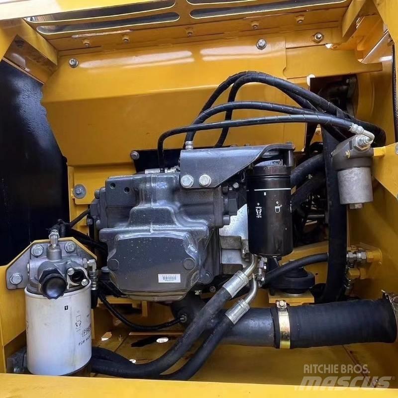 Komatsu PC 220 Εκσκαφείς με ερπύστριες