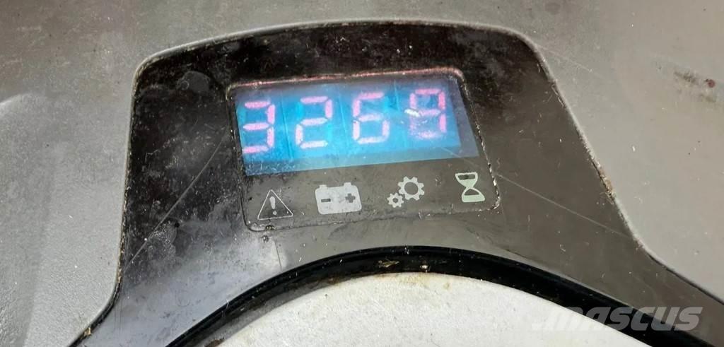 BT SWE200D Παλετοφόρα πεζού χειριστή με ιστό