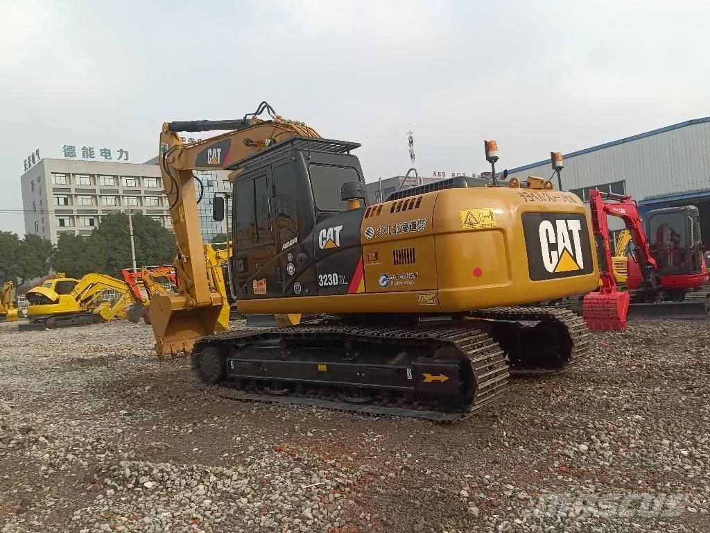 CAT 323 D Εκσκαφείς με ερπύστριες