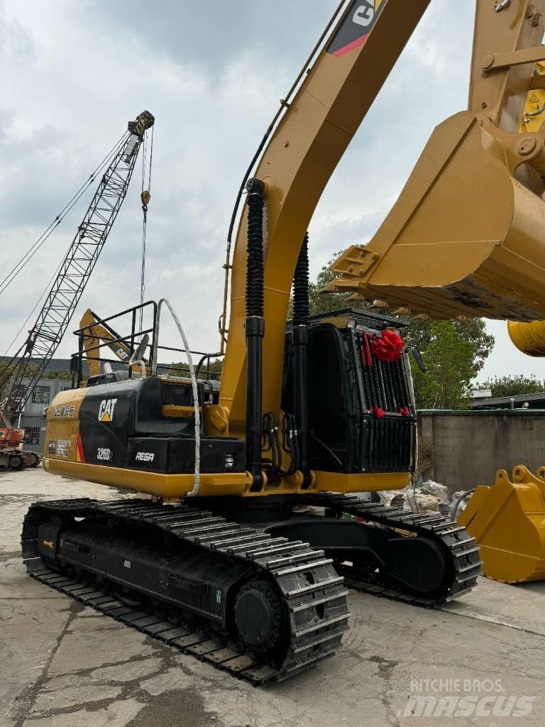 CAT 326D2 Εκσκαφείς με ερπύστριες
