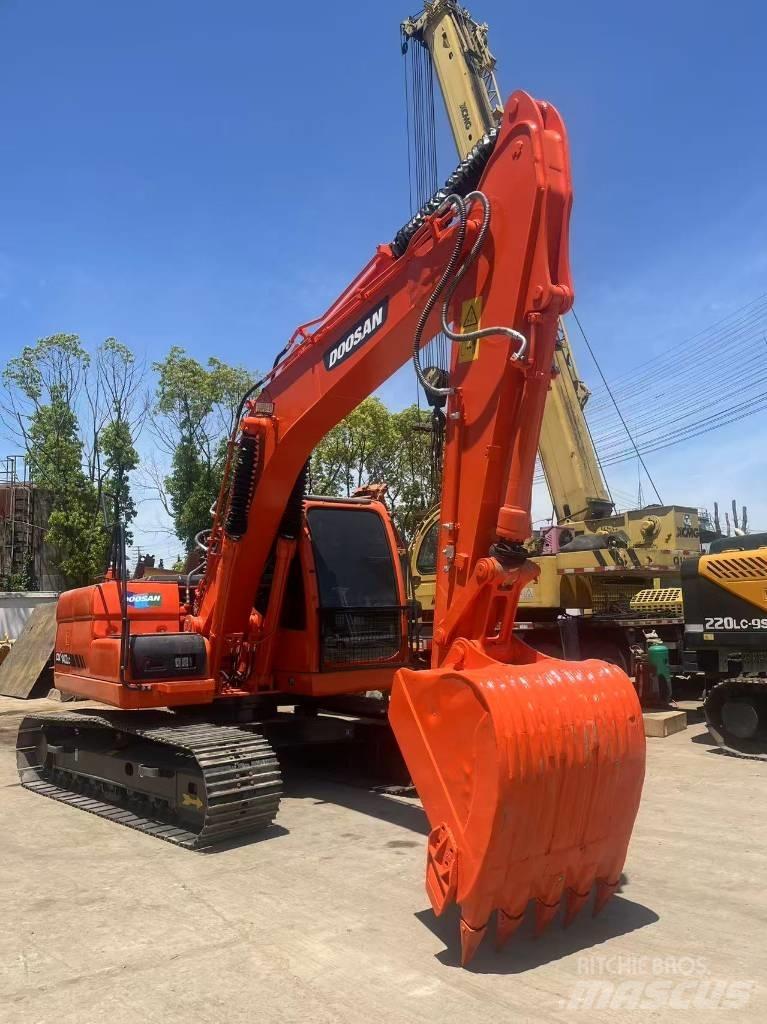 Doosan DX 140 LC Εκσκαφείς με ερπύστριες