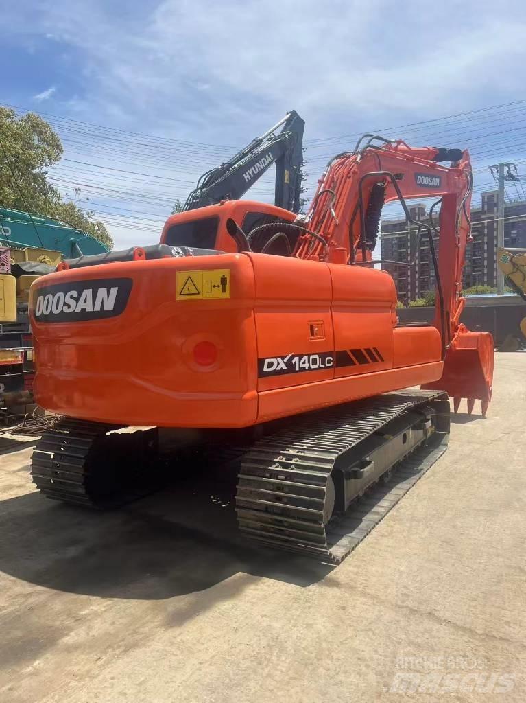 Doosan DX 140 LC Εκσκαφείς με ερπύστριες