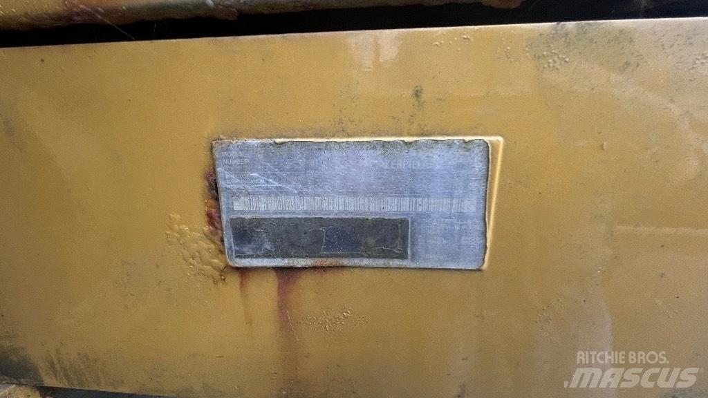 CAT 324 D L Εκσκαφείς με ερπύστριες