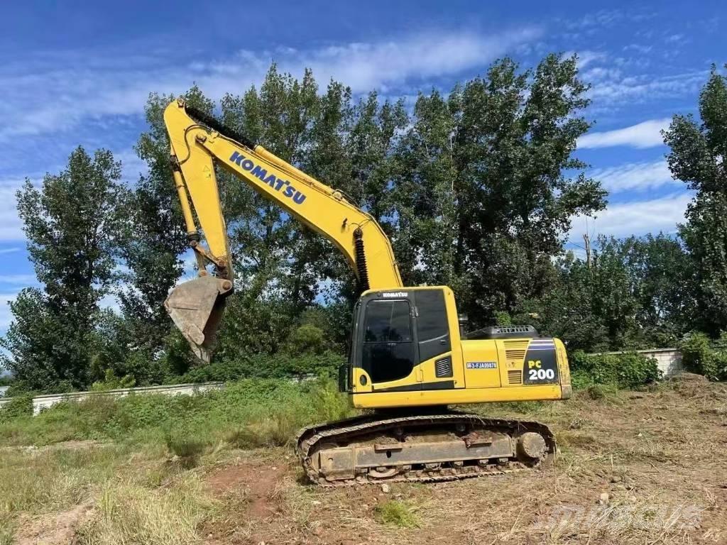 Komatsu PC 200 Εκσκαφείς με ερπύστριες