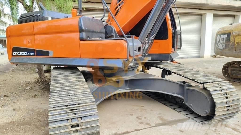 Doosan DX 300 Εκσκαφείς με ερπύστριες