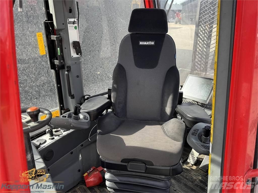 Komatsu 895 Μεταφορείς ξυλείας