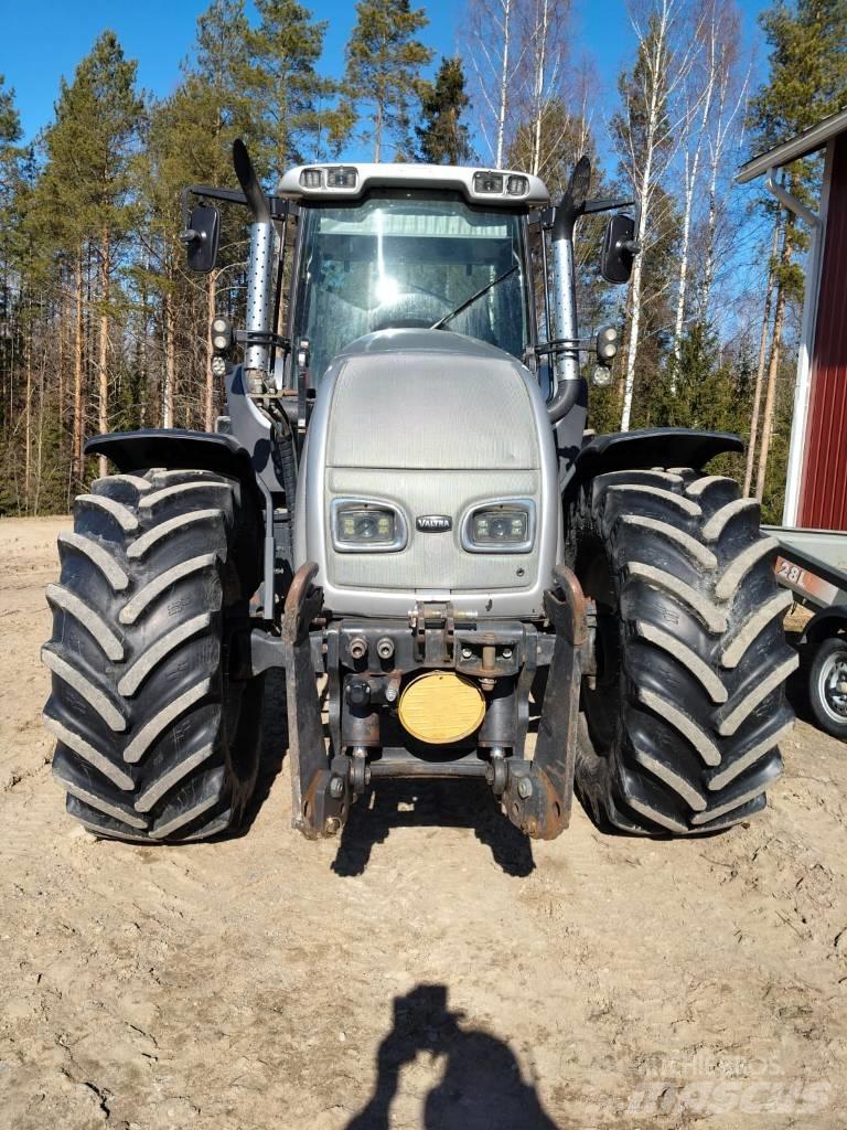 Valtra T130 Hi-Tek Τρακτέρ