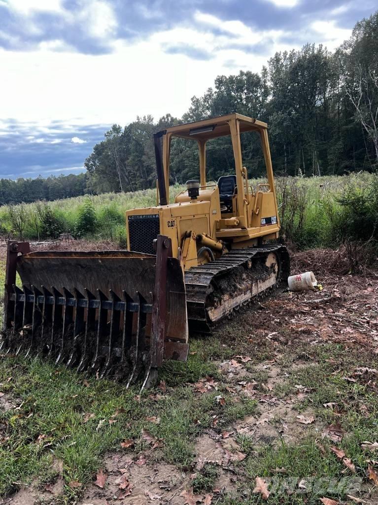 CAT D 3 B Μπουλντόζες με ερπύστριες