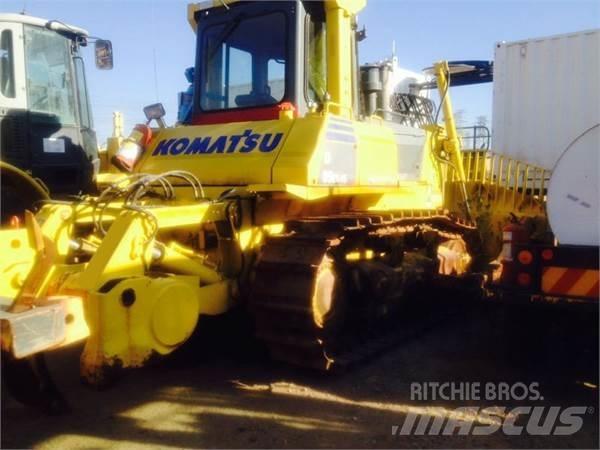 Komatsu D85EX-15 Μπουλντόζες με ερπύστριες