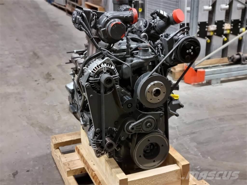 Komatsu 49 AWF Κινητήρες