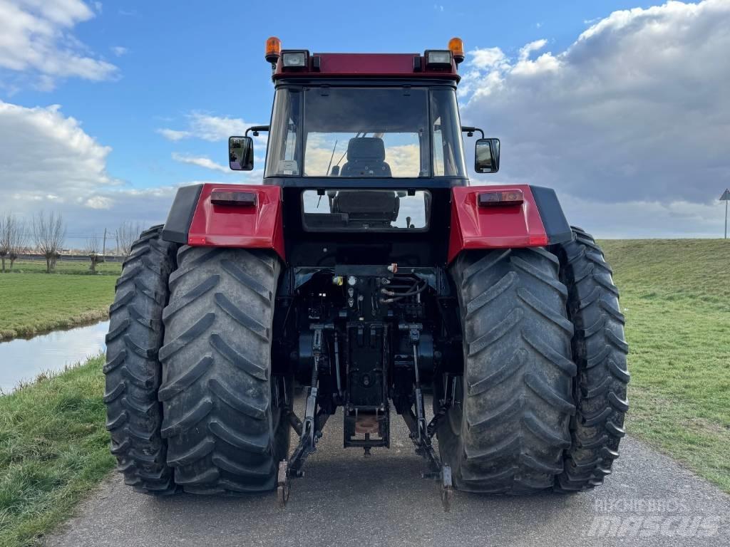 Case IH 1255 XL Τρακτέρ