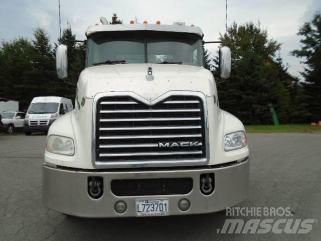 Mack CXU 613 Τράκτορες