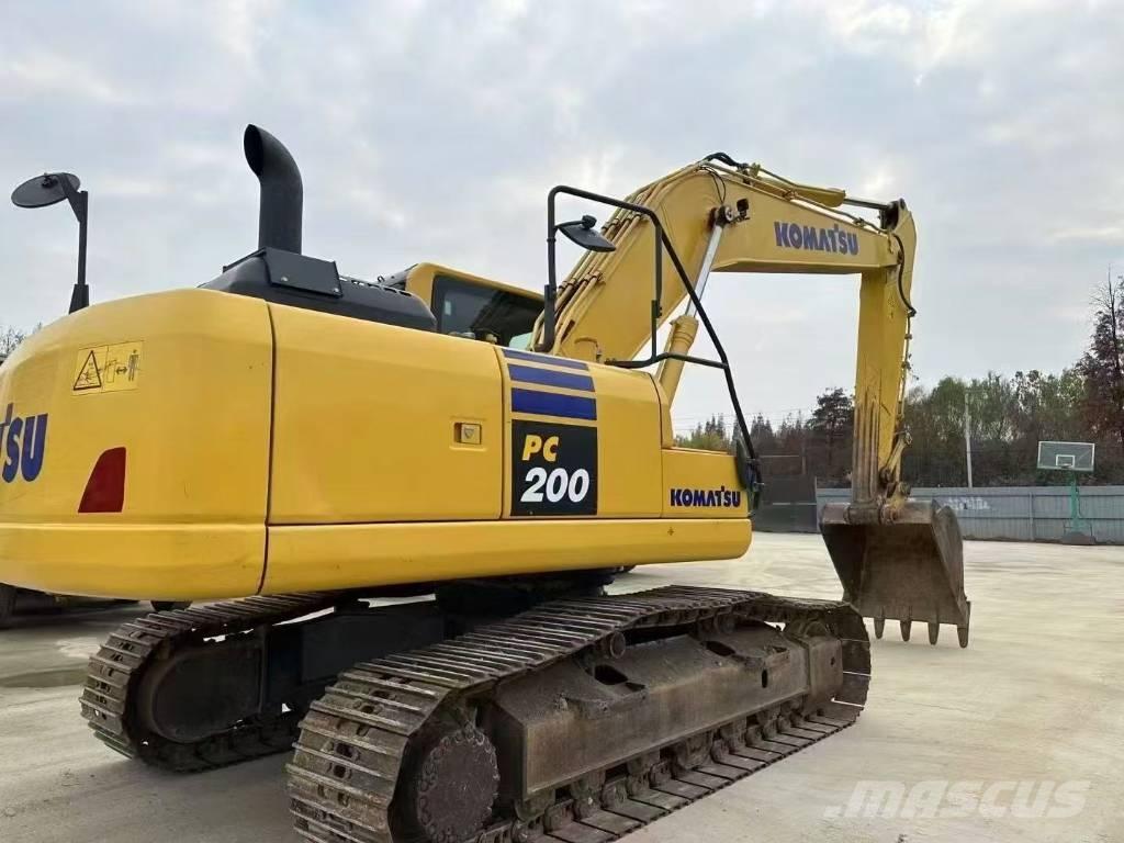Komatsu PC 200 Εκσκαφείς με ερπύστριες