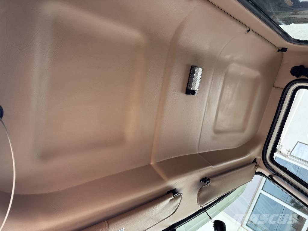 Mack CV 713 Φορτηγά Ανατροπή