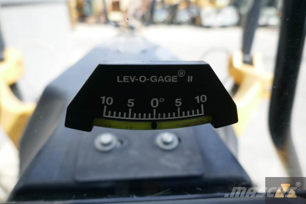 CAT 12M2 AWD Γκρέιντερς