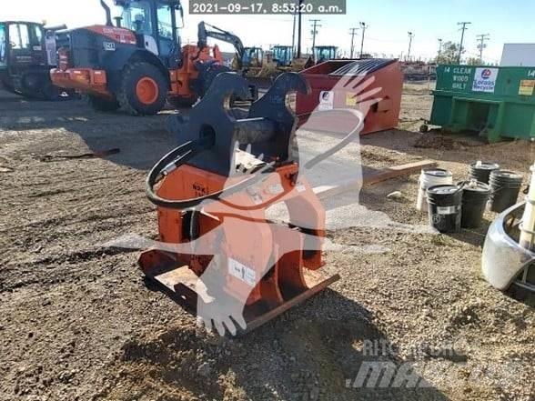 NPK C8C Ρυμουλκούμενοι οδοστρωτήρες με δόνηση