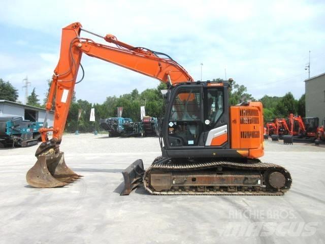 Hitachi ZX 135 US-7 Εκσκαφείς με ερπύστριες