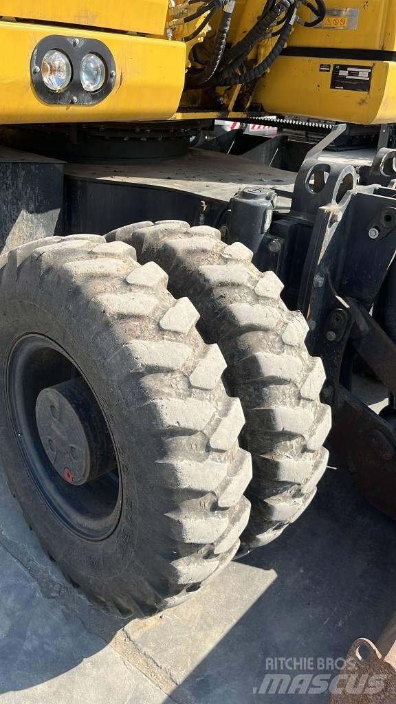 Komatsu PW 158-11 Εκσκαφείς με τροχούς - λάστιχα