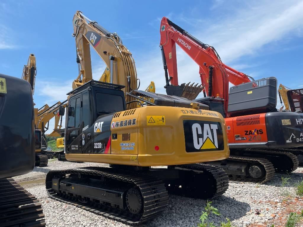 CAT 323D2 Εκσκαφείς με ερπύστριες