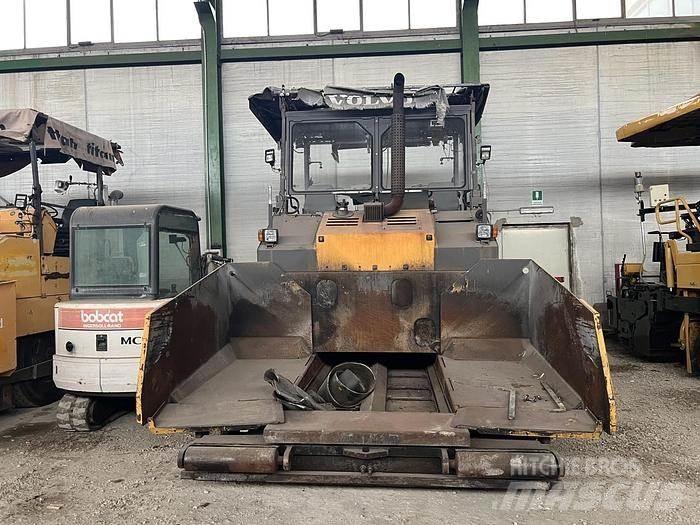 Volvo ABG 6870 Επίστρωση ασφάλτου