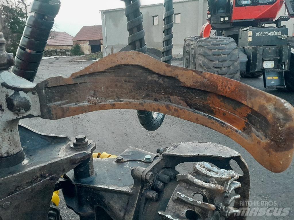 Komatsu 951 Θεριζοαλωνιστικές μηχανές