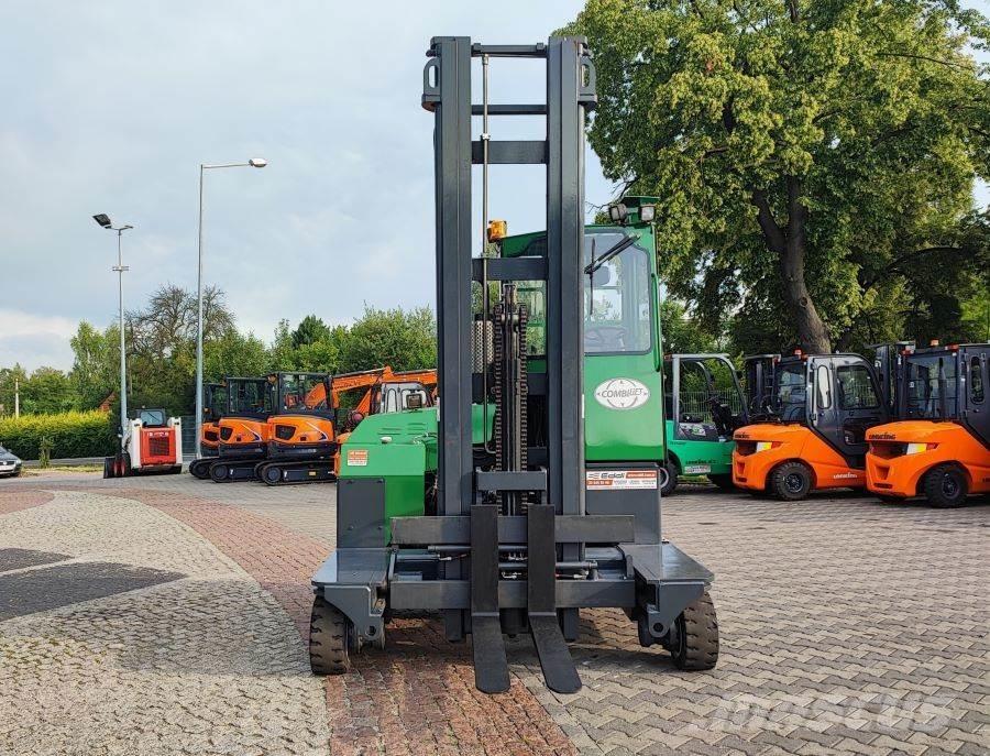 Combilift C4000 Ανυψωτικά στενών δρόμων 4 κατευθύνσεων