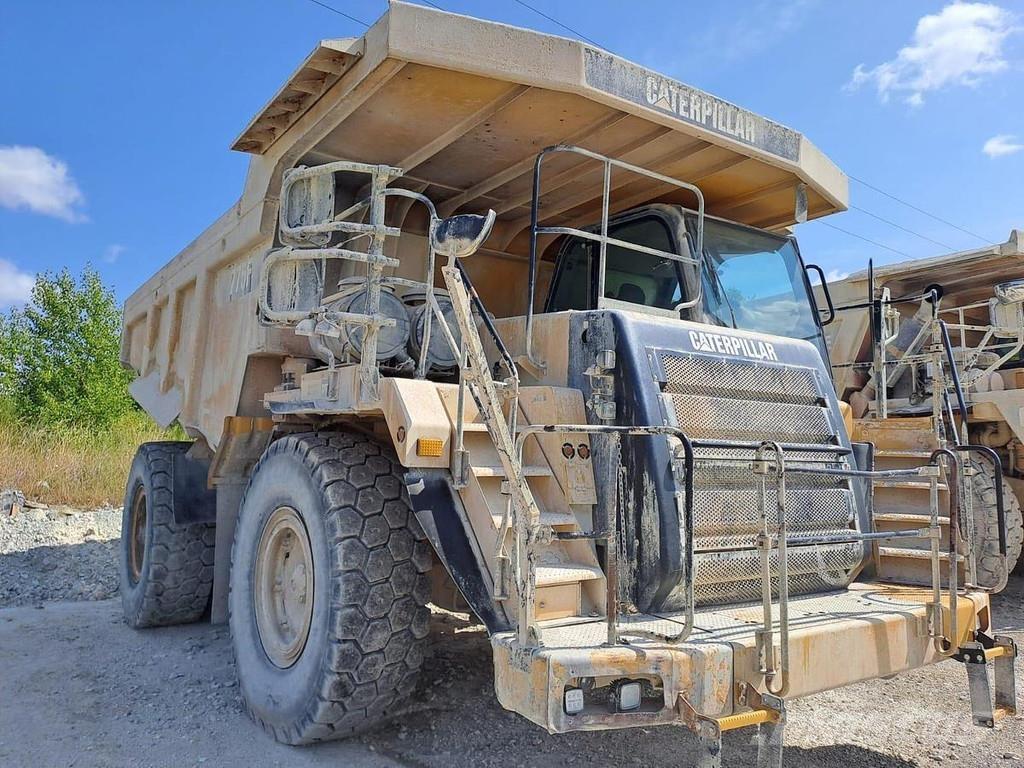 CAT 775F Άκαμπτα Dumper με ανατρεπόμενο κάδο