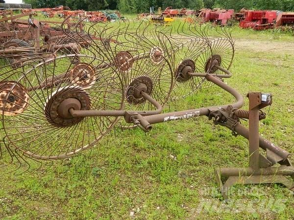  Saulīte 4 Τσουγκράνες και χορτοξηραντικές μηχανές