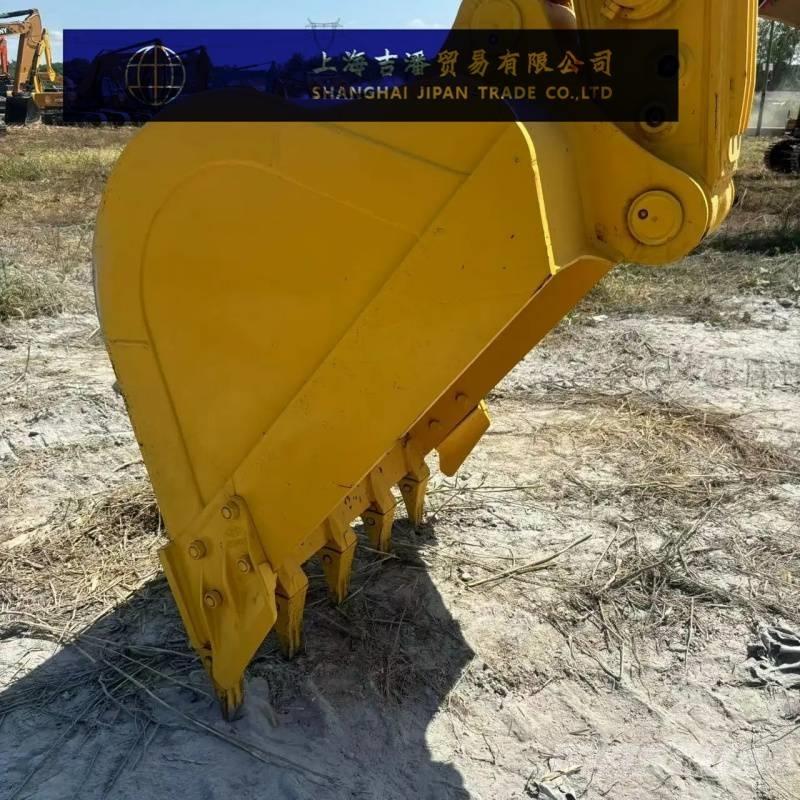 Komatsu PC 210 Εκσκαφείς με ερπύστριες