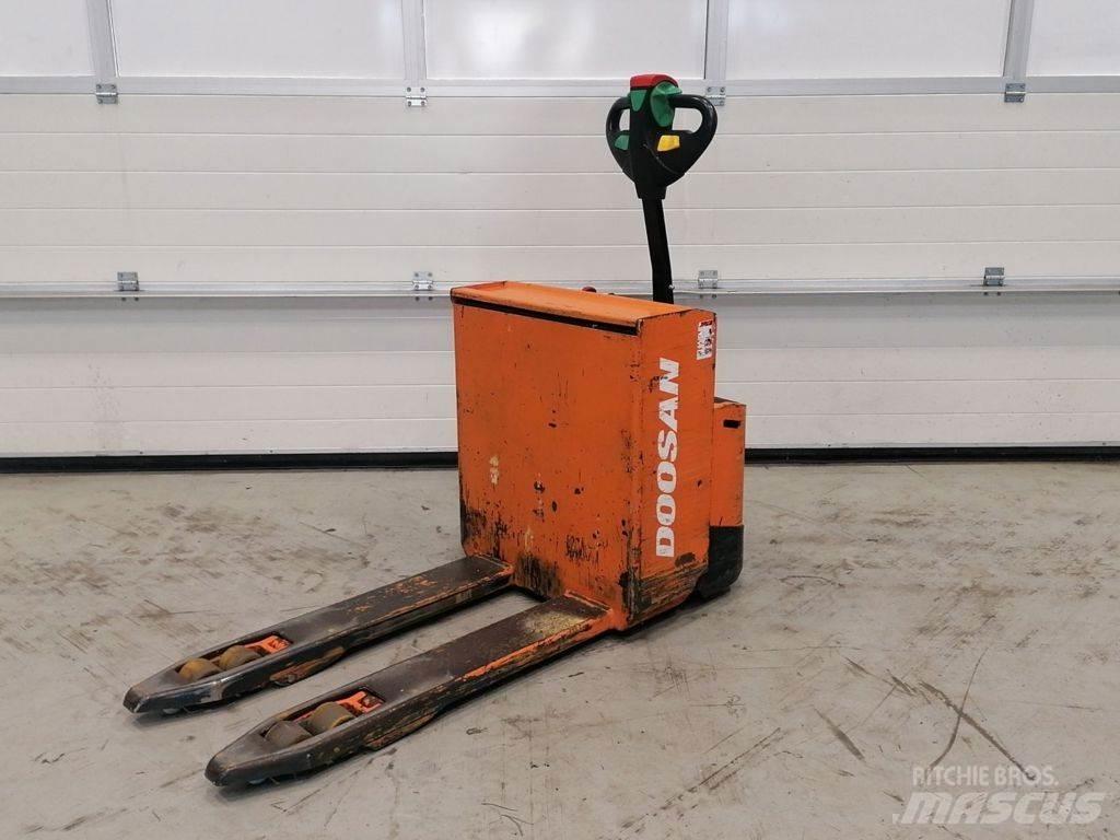 Doosan LEDH20M Χειροκίνητο περονοφόρο ανυψωτικό